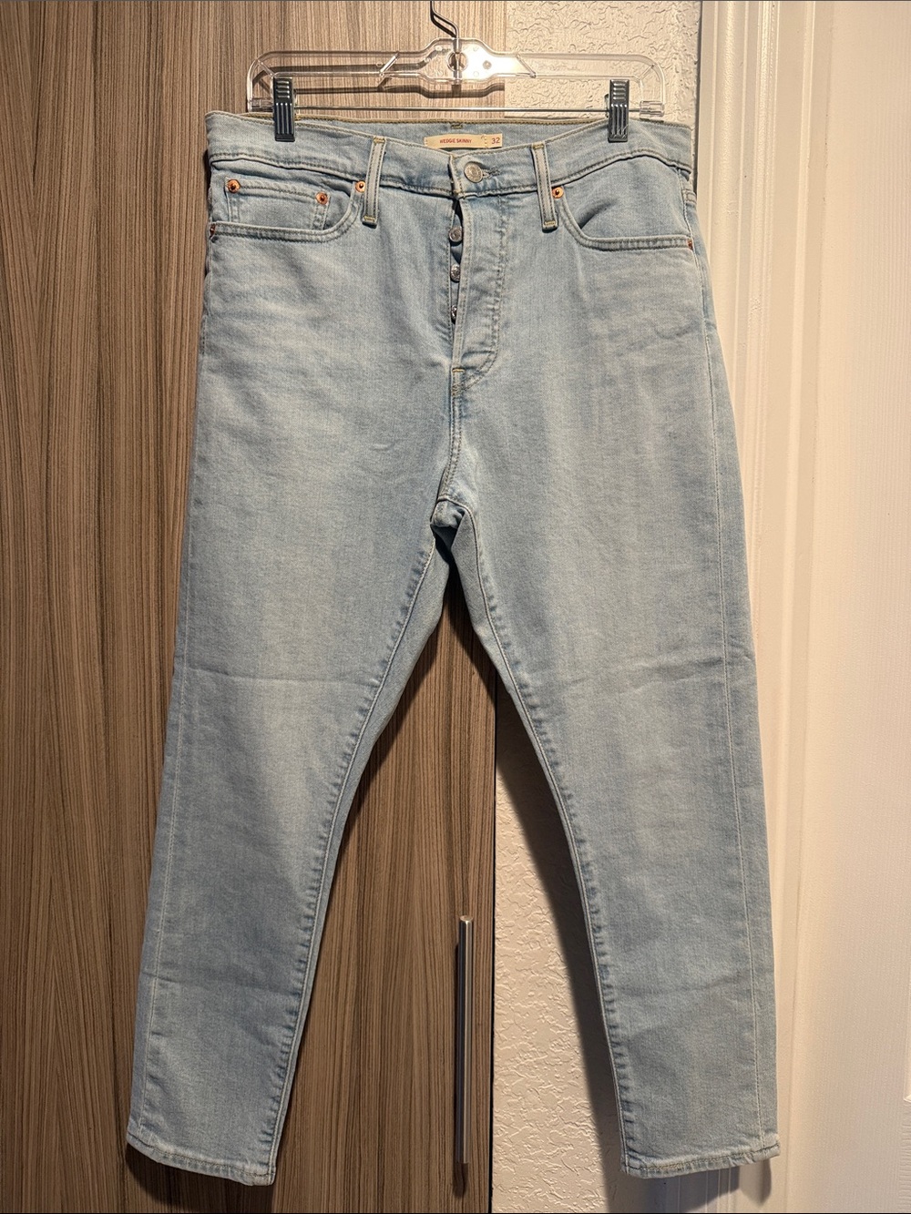Levi's Women's Light Wash Skinny Jeans